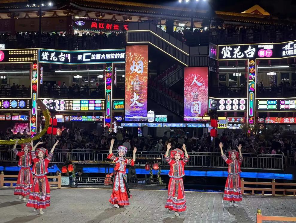 开云体育下载-女子曝浙江餐厅强制消费,满698才能入座,店家仍嘴硬,结局爽了